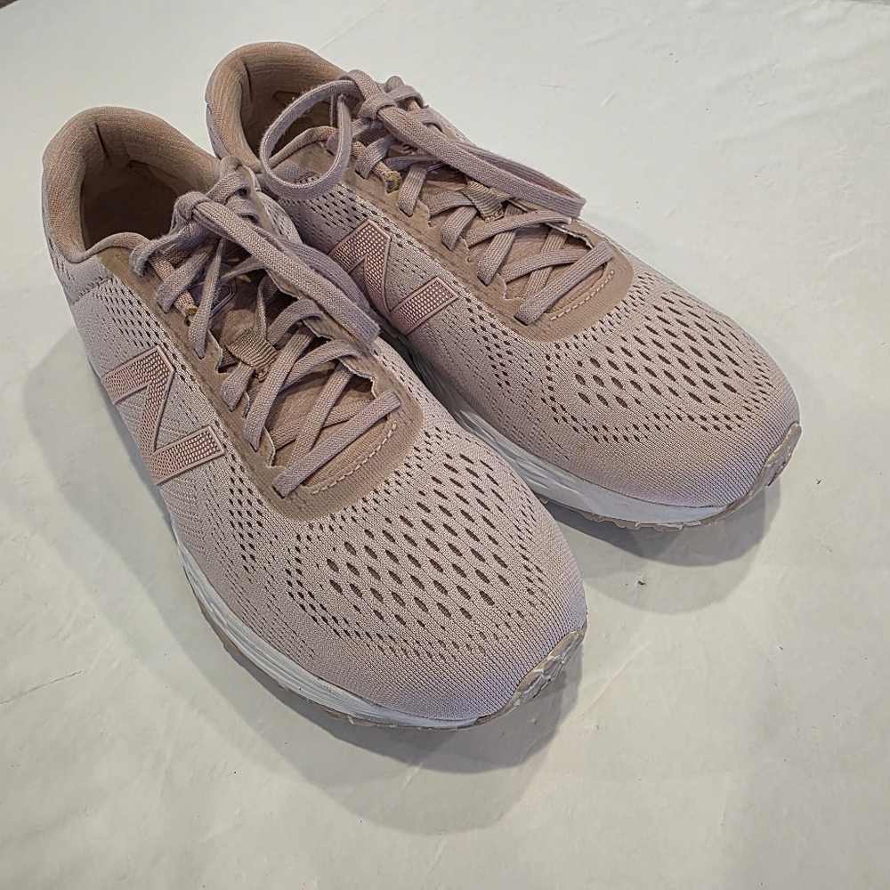 New Balance (WMNS) New Balance Arishi v1 Shoes Size 9.5 B - Picture 3 of 17